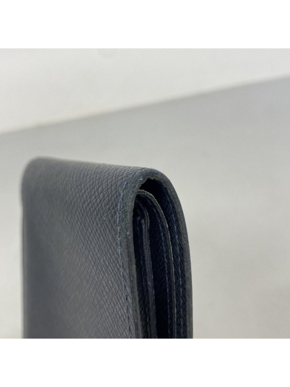 Louis Vuitton Wallet Taiga Portefeuille Multiple Boreal - Picture 5 of 8